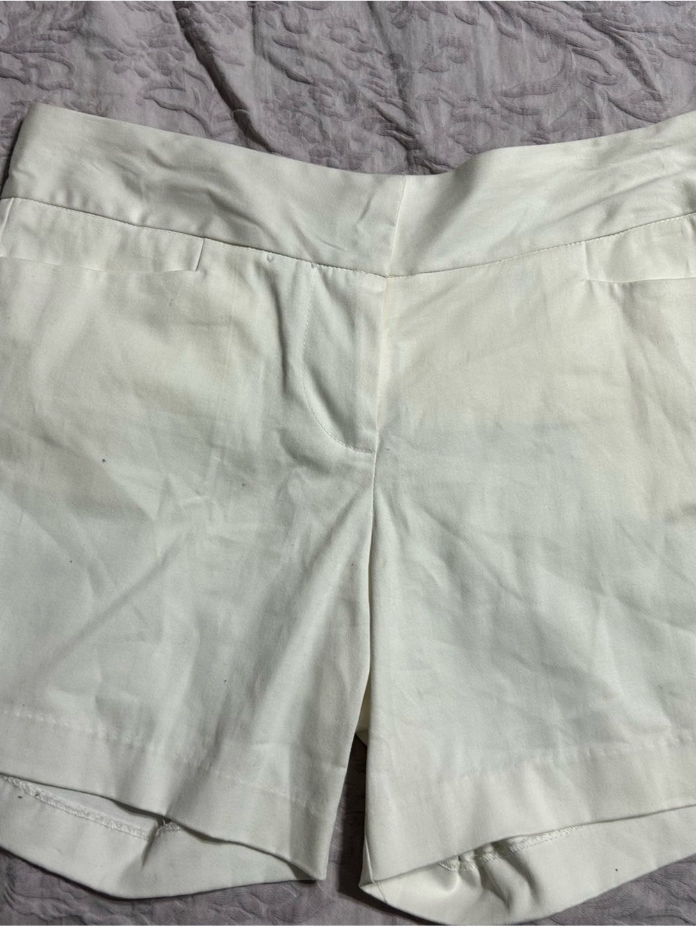 The Limited White Tailored Dress Shorts size 6
